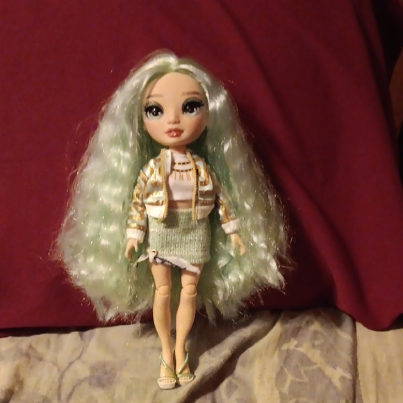 Stylish Doll with Green Hair and Outfit - Picture 1 of 3